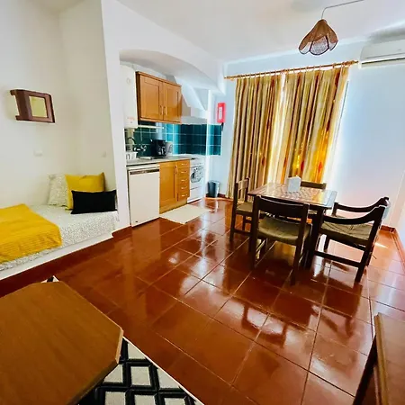 T1, Da Oura Apartment *